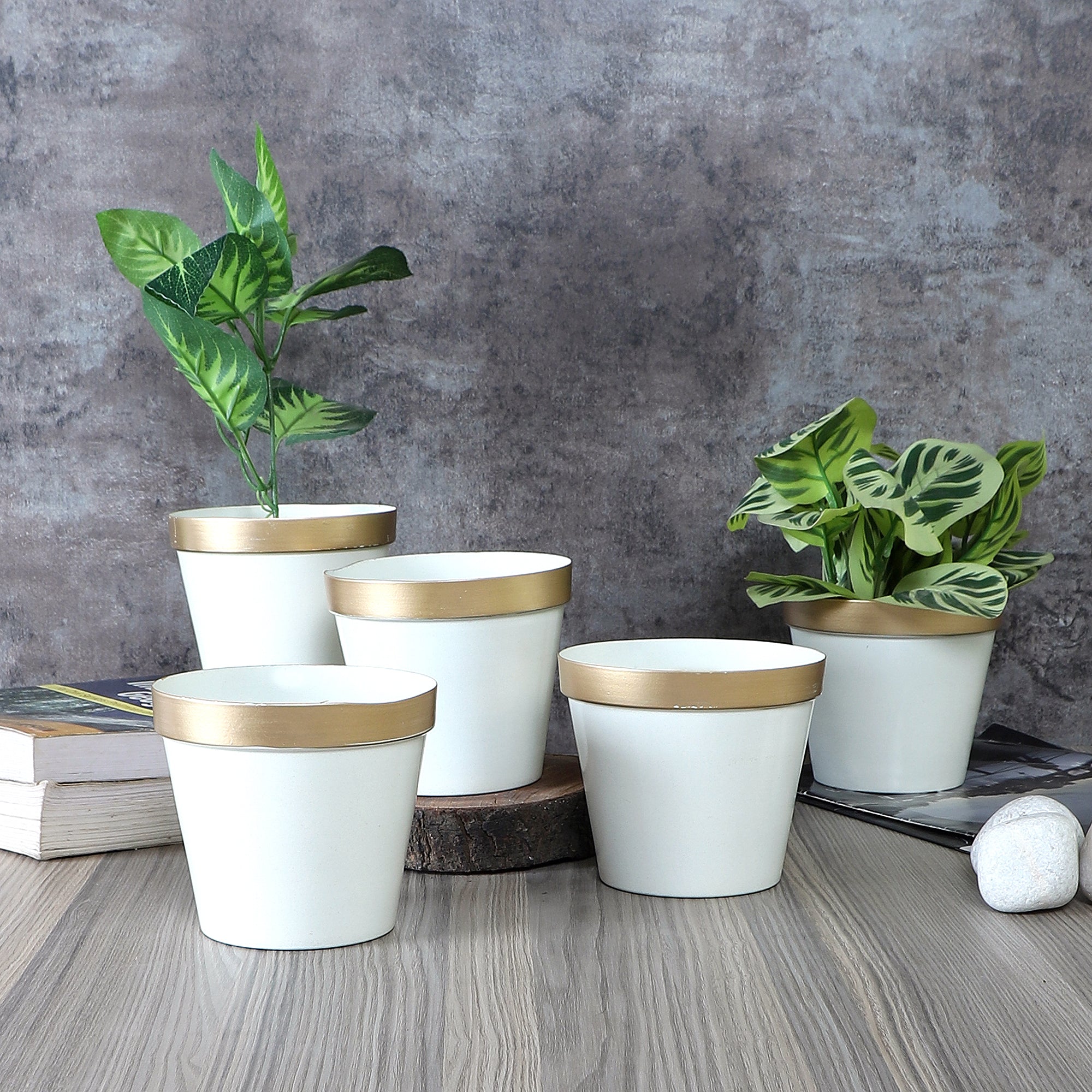 White & Gold Pot Planter Set of 5 Main image