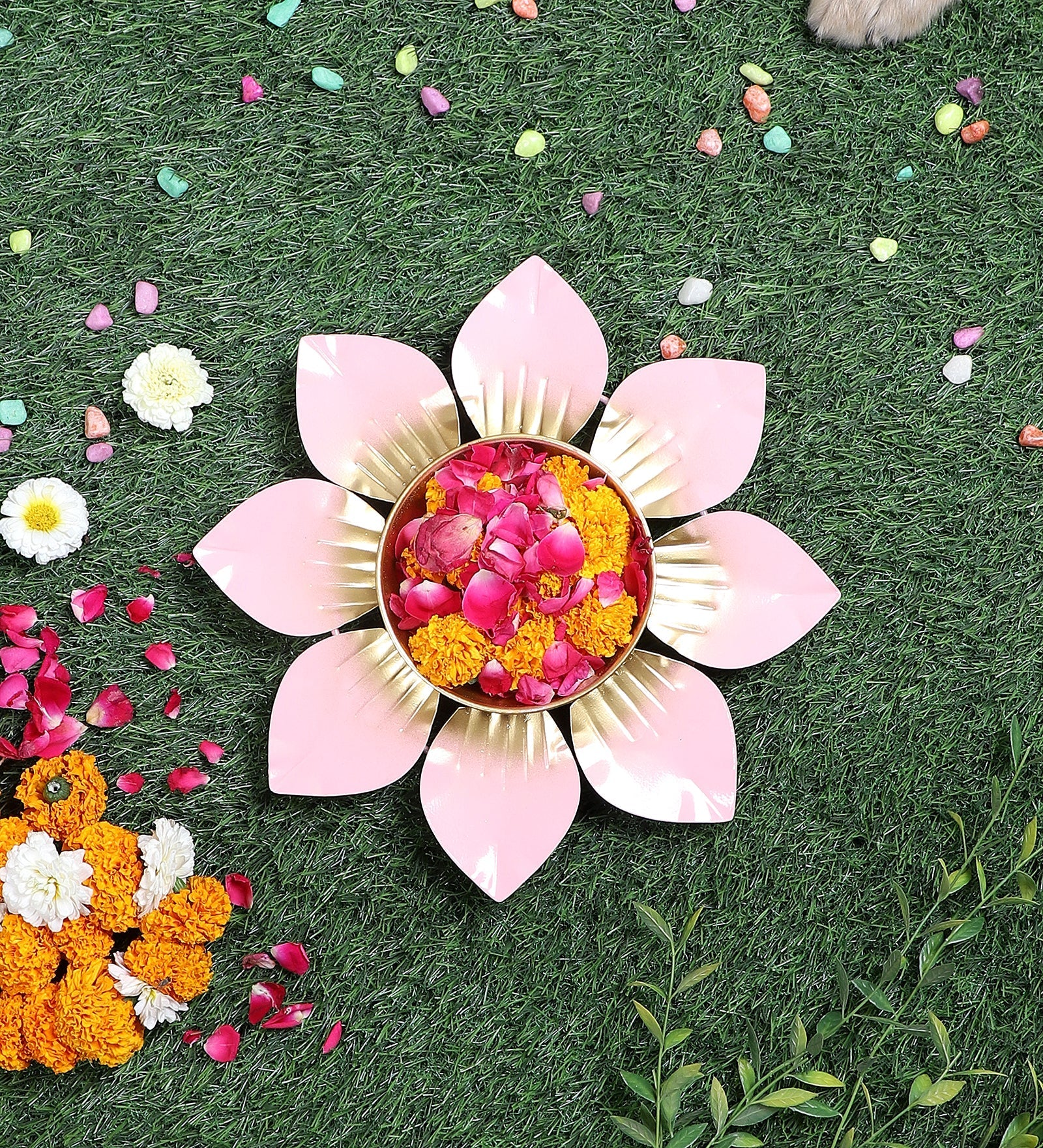 Baby Pink & Gold Flower Urli Main image