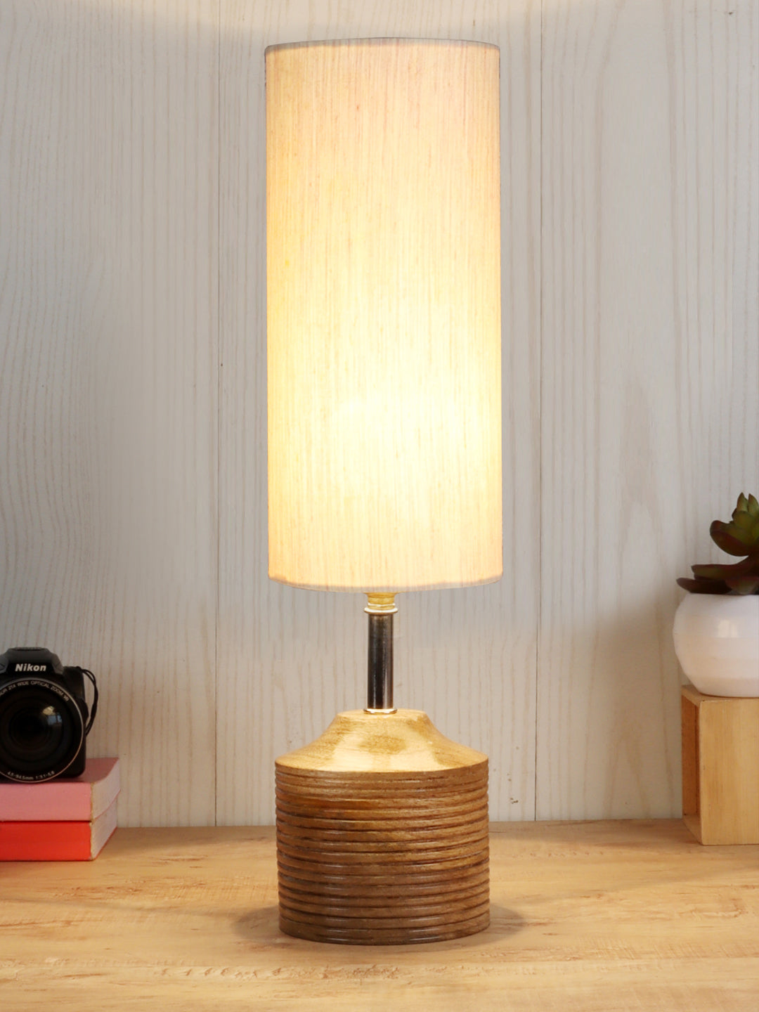Wood Table lamp with off-white cotton Shade (AEAP04)
