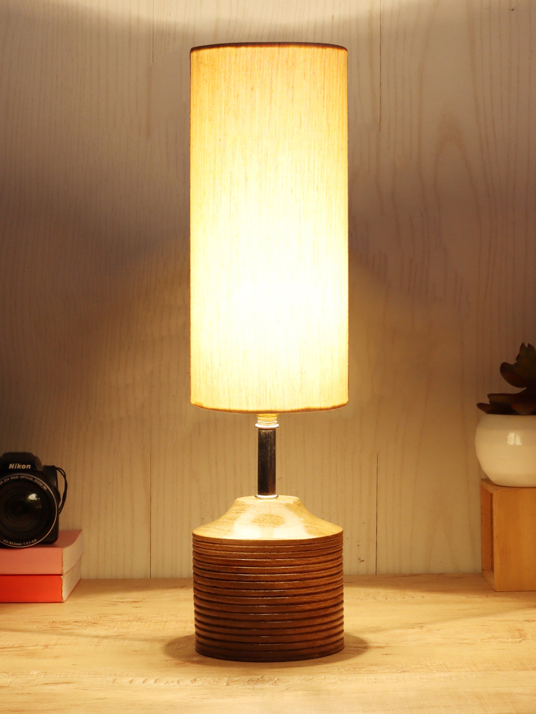 Wood Table lamp with off-white cotton Shade (AEAP04) Main image