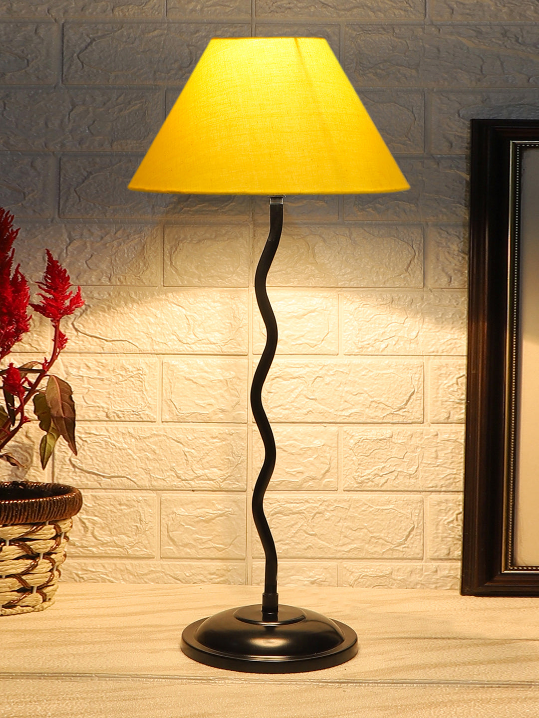 Yellow Cotton Zig Zag Table Lamp with Iron Base (AE05)