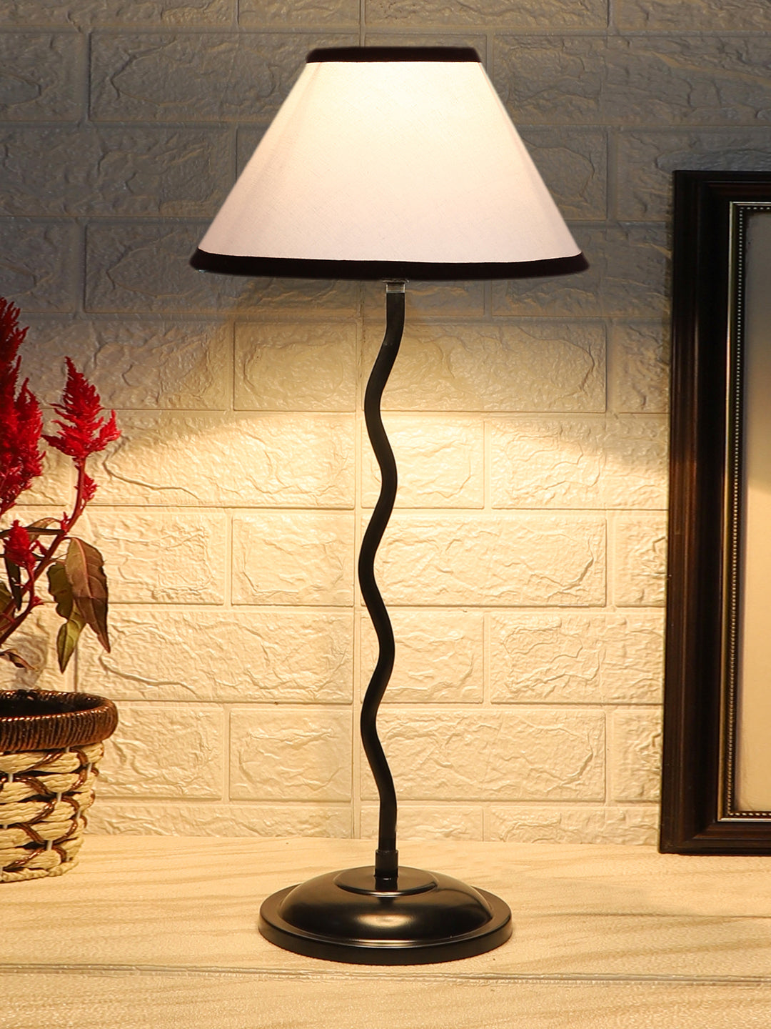 White & Black Cotton Zig Zag Table Lamp with Iron Base (AE07) Main image